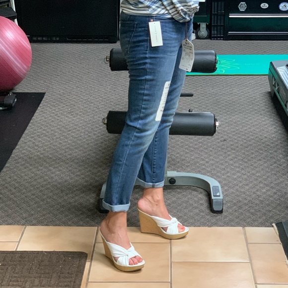 NWT VINTAGE AMERICA CROPPED JEANS - Picture 2 of 8